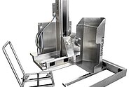 einfache Übergabe der Fass-Schütte mittels Trolley
